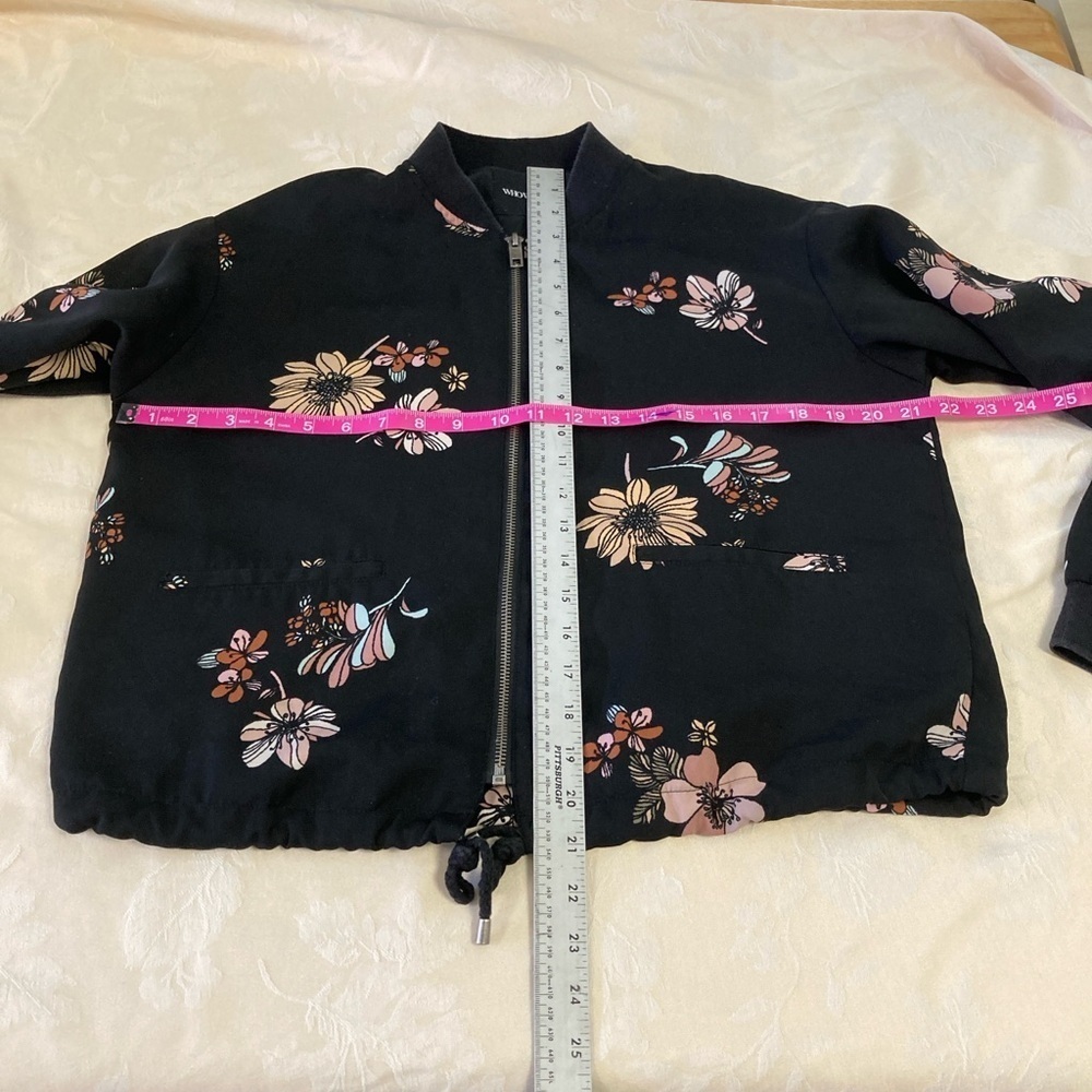 Who What Wear Black Bomber Jacket with Floral Design - Picture 9 of 10